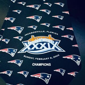 New England Patriots Super Bowl XXXIX Champions Tie 2005 NFL Ralph Marlin Silk